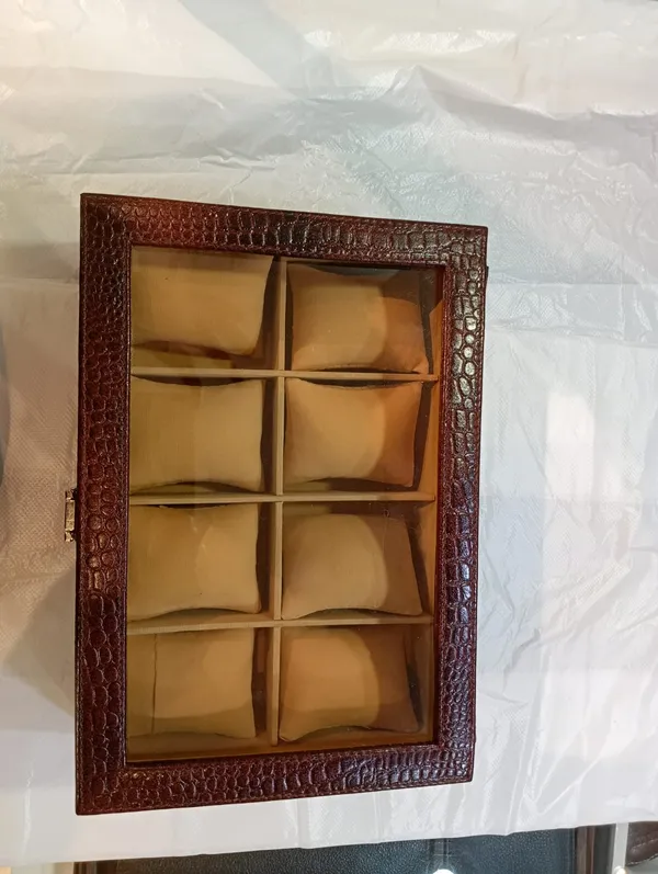 Wood_&_Glass_8_Slot_Watch_Organizer