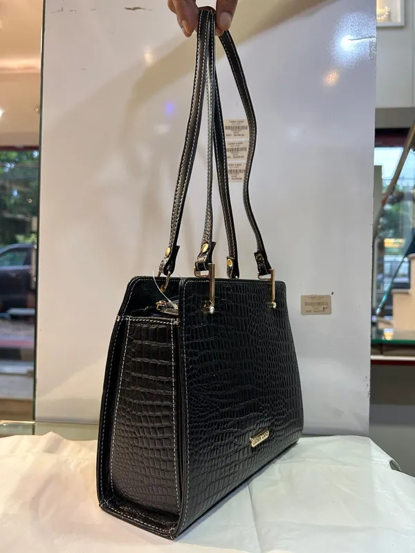 Black_Croc_Embossed_Tote_Handbag_for_Women