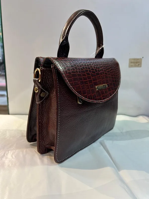 Brown_Leather_Structured_Handbag_For_Women