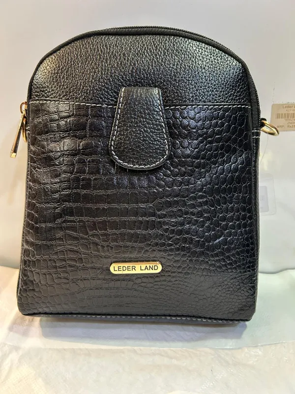 Black_Leather_Crocodile_Texture_Sling_Bag_For_Women