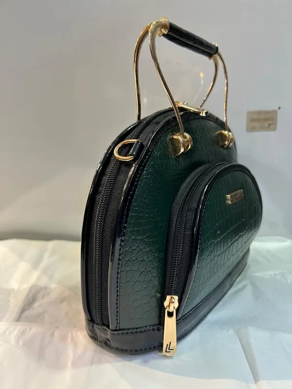 Dark_Green_Textured_Structured_Handbag_for_Women