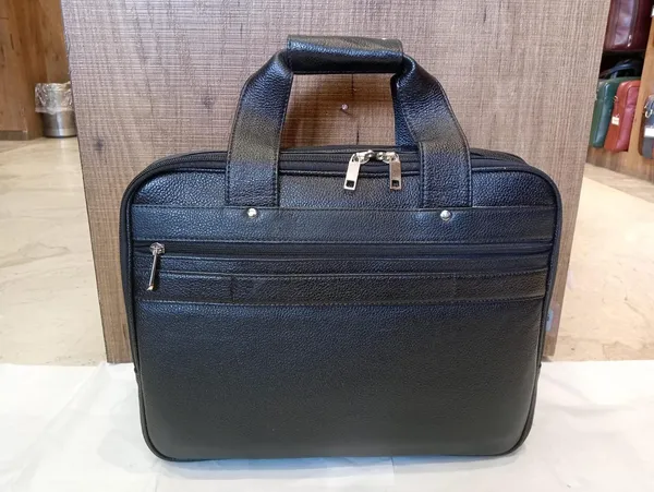 Black_Leather_Textured_Formal_Briefcase_For_Men