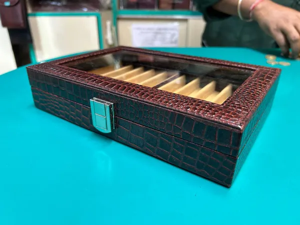 Leather_Crocodile_Pattern_Watch_Storage_Box