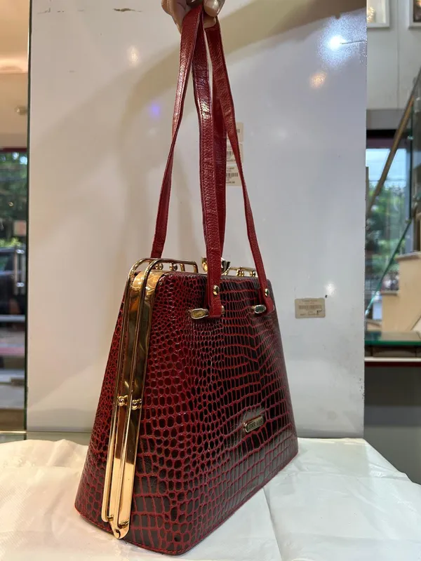 Maroon_Genuine_Leather_Structured_Handbag_for_Women