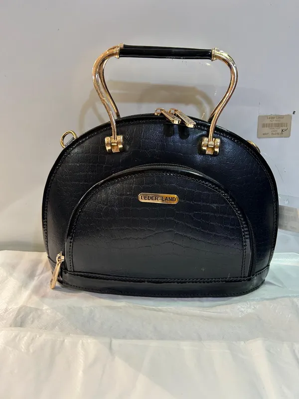 Black_Leather_Structured_Handbag_For_Women