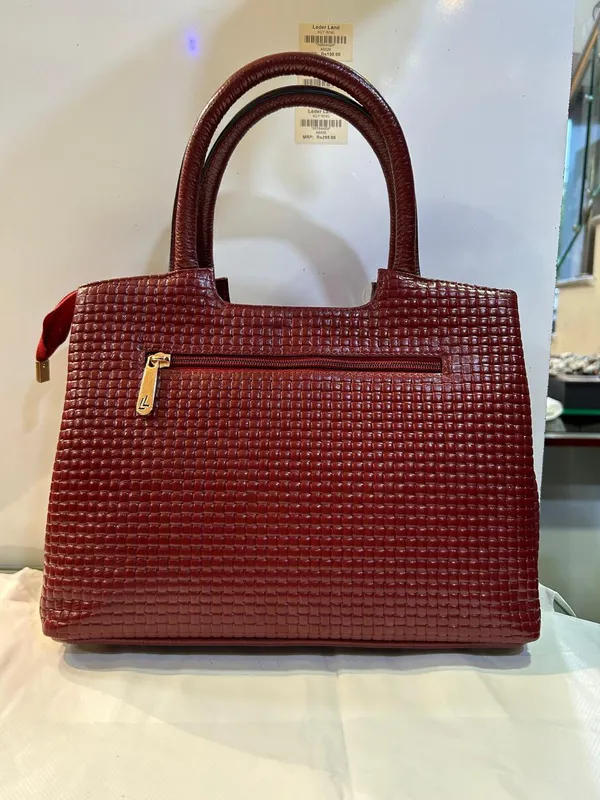 Maroon_Textured_Leather_Structured_Handbag_For_Women