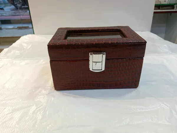 Brown_Leather_Crocodile_Pattern_Watch_Storage_Box