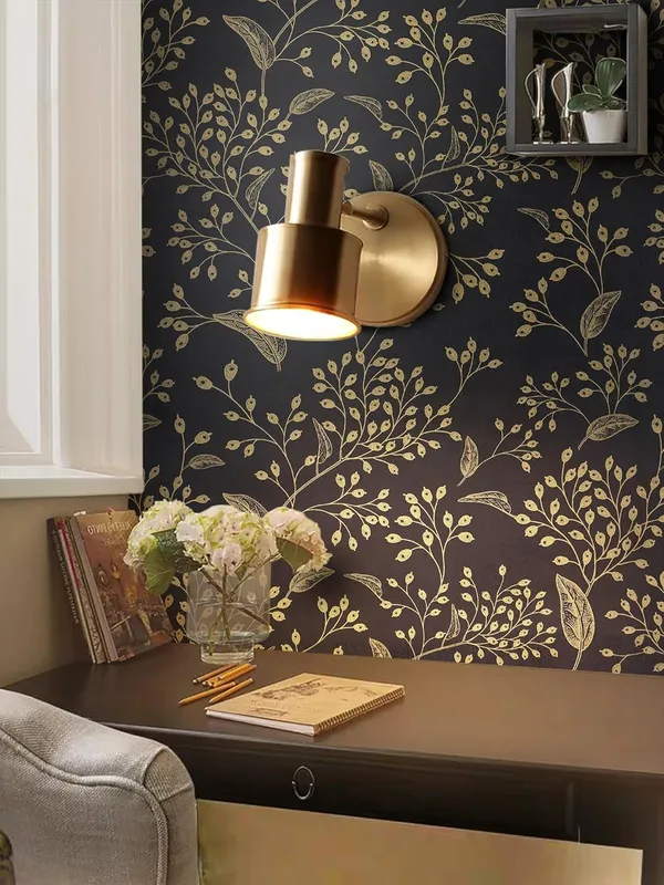 Black_Botanical_Pattern_Decorative_Wallpaper