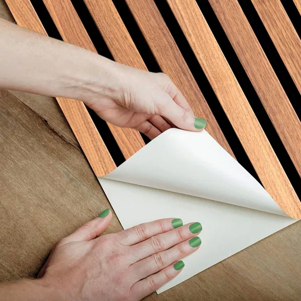 Wood_Look_Modern_Vertical_Slat_Pattern_Wallpaper
