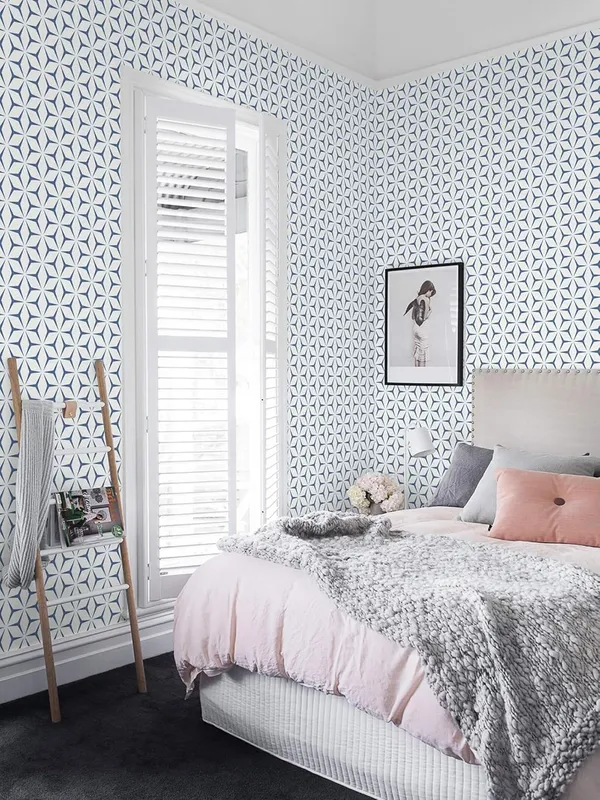 Blue_White_Geometric_Pattern_Decorative_Wallpaper