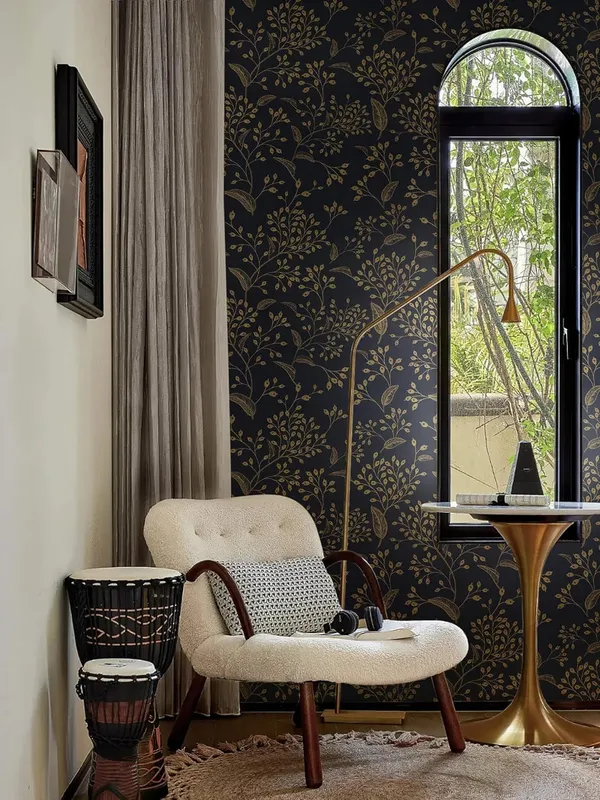 Black_Botanical_Gold_Print_Wallpaper_Roll