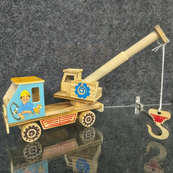 Natural_Wood_Handcrafted_Construction_Crane_Truck_Toy_For_Kids