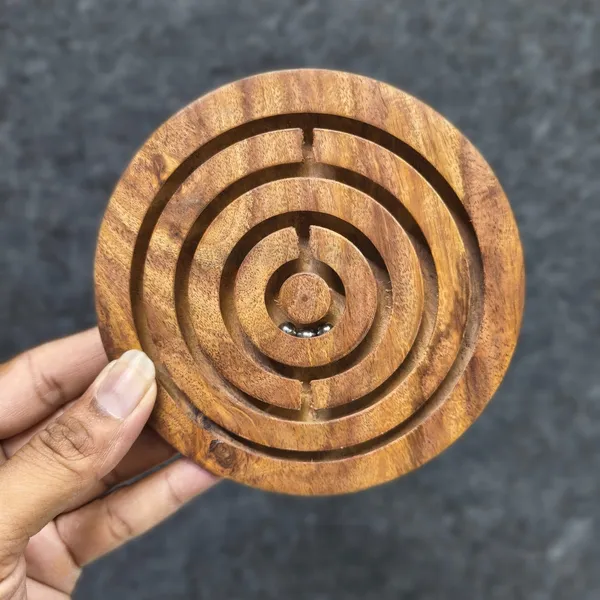 Nivaaro_Wooden_Circular_Labyrinth_Maze_Puzzle_Board_Game