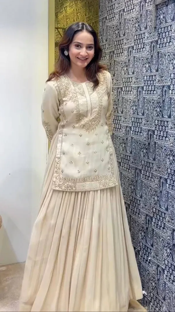 DEKEANSHKA®_Women’s_Designer_Party_Wear_Chinon_Silk_Embroidered_Lehenga_Set_with_Dupatta