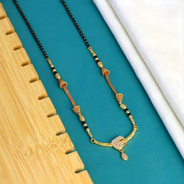 Black_Gold_Alloy_Beaded_Stone_Pendant_Mangalsutra_For_Women