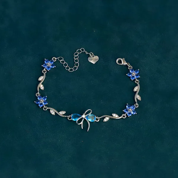 Blue_Floral_Charm_Bracelet_for_Women