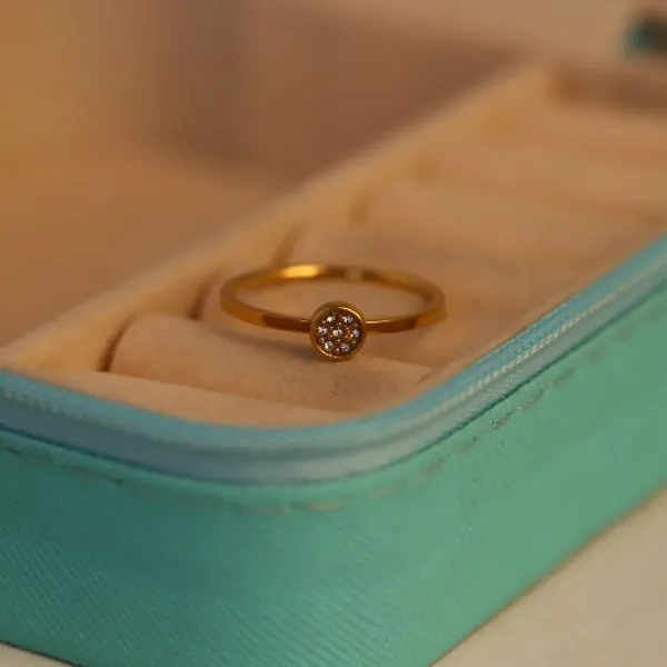 Gold_Alloy_Clustered_Stone_Studded_Slim_Ring_For_Women