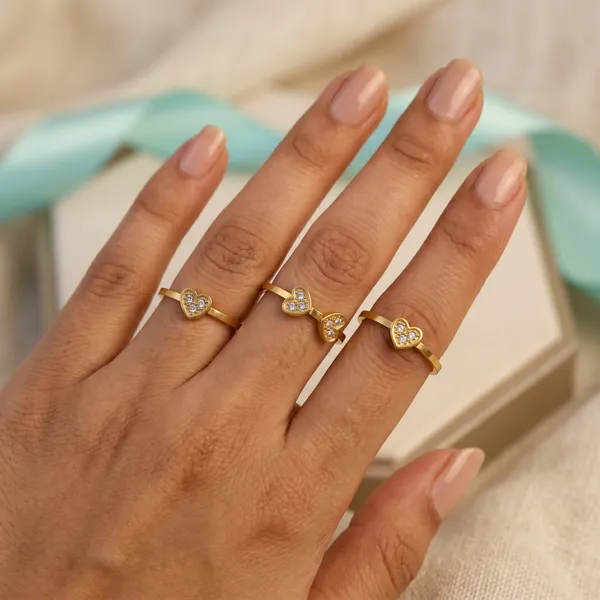Gold_Alloy_Crystal_Heart_Motif_Ring_Set_For_Women