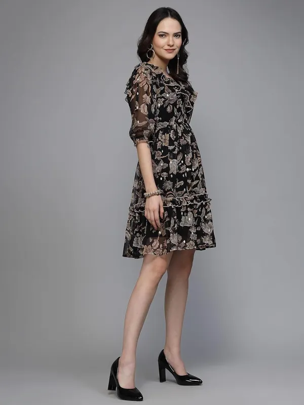 Women_Floral_Georgette_Dress_Knee_Length_Fit_Flare_V_Neck_Frill_Detail_Casual_Elegant_Dress_3_4_Sleeve_S_Xxl