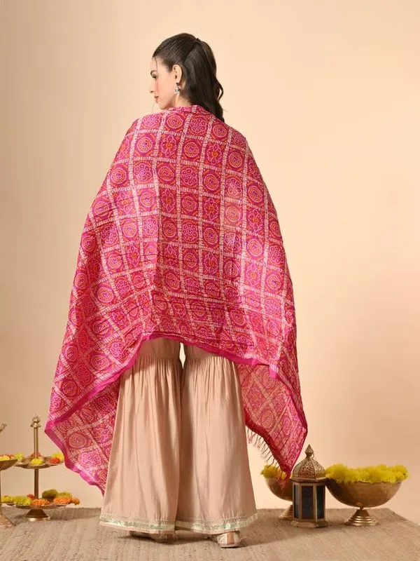 Women_Bandhani_Silk_Dupatta_Printed_Ethnic_Dupatta_With_Fringe_Lace_Border_Lightweight_Festive_Dupatta_For_Kurta_Suit_Sets