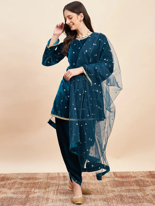 Teal_Velvet_Straight_Fit_Salwar_Set_for_Women