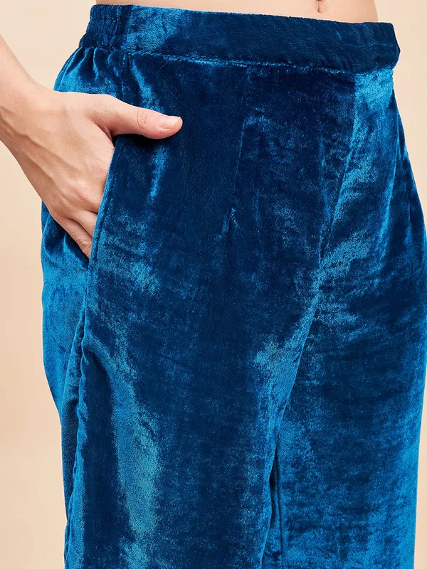 Blue_Velvet_Embroidered_Suit_Set_for_Women