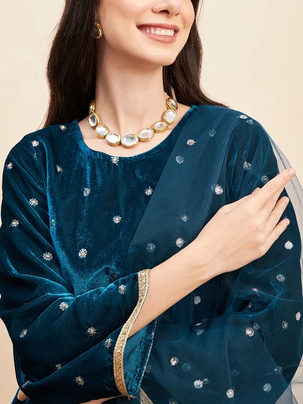 Teal_Velvet_Straight_Fit_Salwar_Set_for_Women
