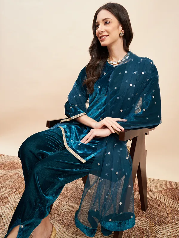 Teal_Velvet_Straight_Fit_Salwar_Set_for_Women