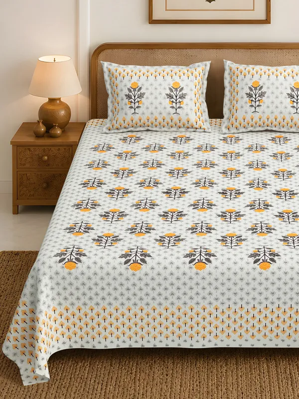 White_And_Yellow_Floral_Print_King_Size_Bedsheet_Set
