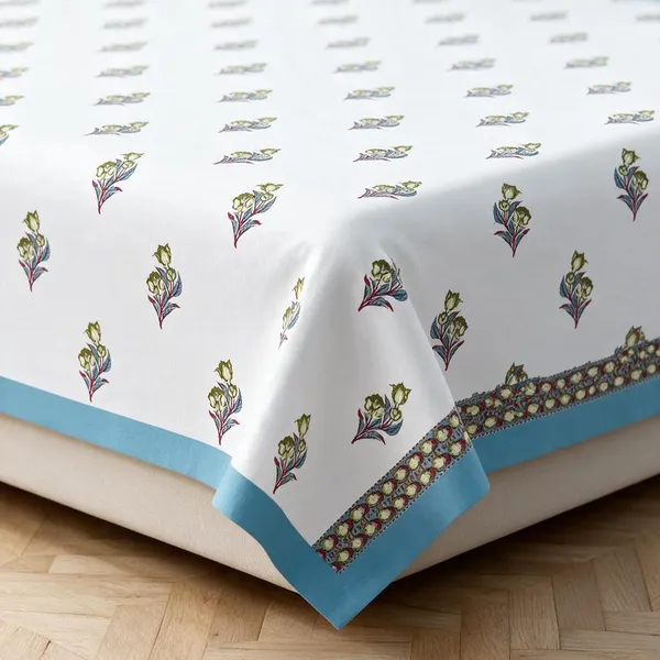 Blue_And_White_Floral_Print_King_Size_Bedsheet