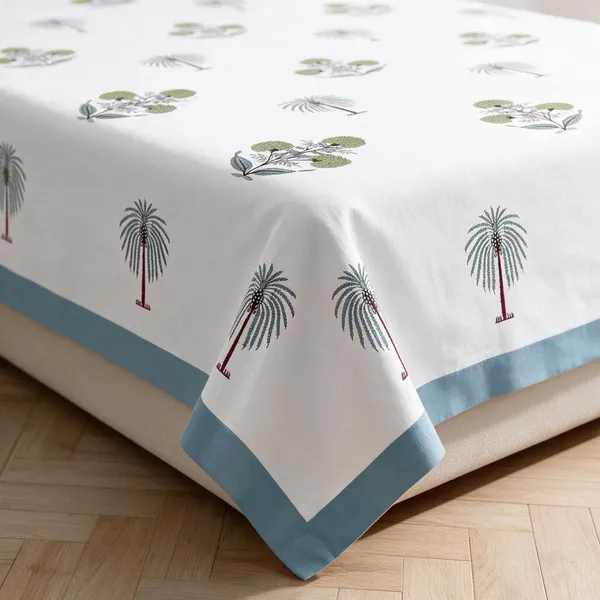 Blue_And_White_Printed_Botanical_Tree_Pattern_King_Size_Bedsheet_Set