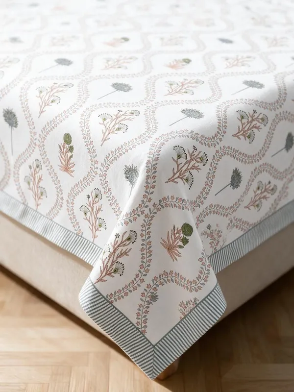 Grey_Printed_Botanical_Pattern_King_Size_Bedsheet