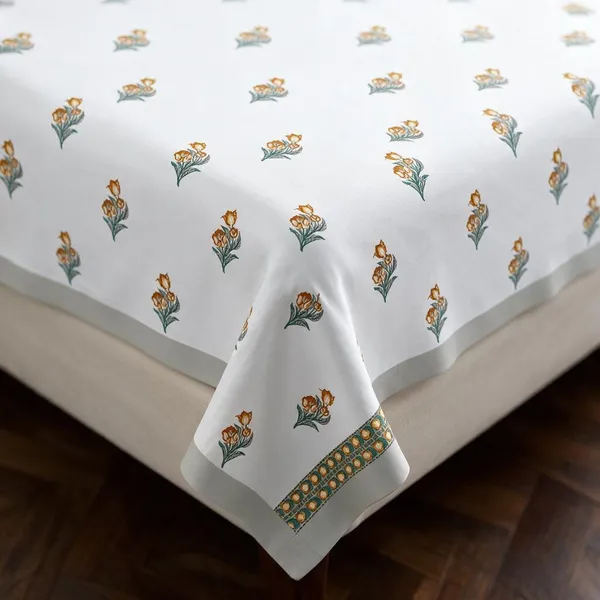 Grey_And_White_Floral_Print_King_Size_Bedsheet