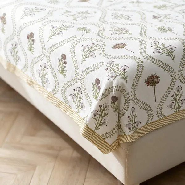 Beige_Fabric_Botanical_Floral_Print_King_Size_Bedsheet_Set