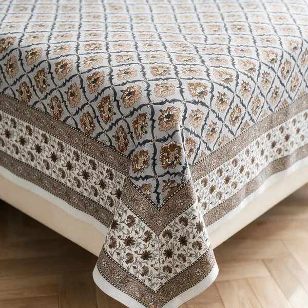 Grey_Printed_Geometric_Pattern_King_Size_Bedsheet_Set