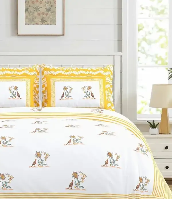 Butter_Yellow_And_White_Floral_Print_King_Size_Bedsheet