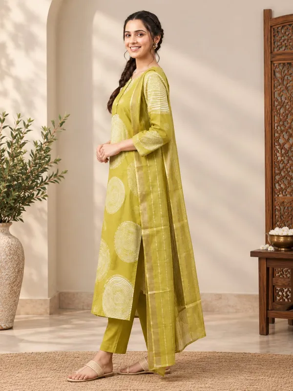 Rayon_Kurta_Set_with_Dupatta