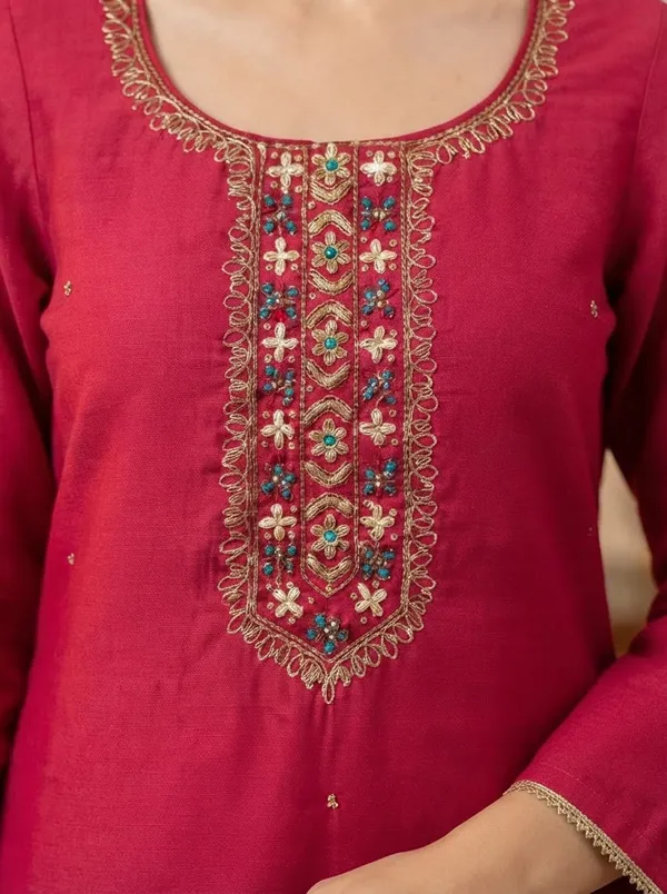 Viscose_Embroidered_Magenta_Kurti_Set
