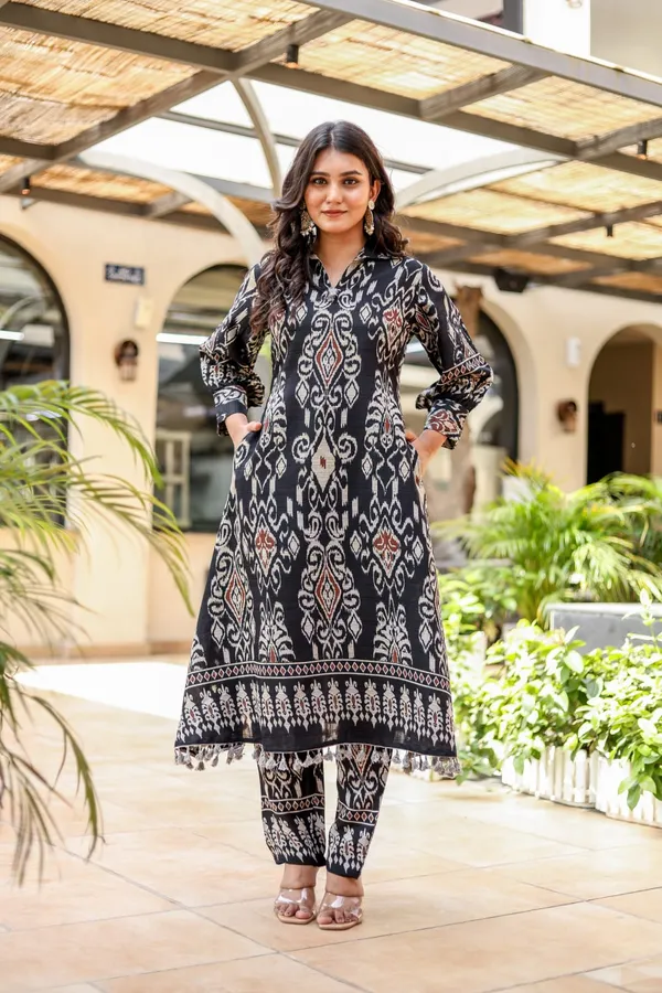 Black_Cotton-Silk_Straight_Geometric_Printed_Kurta_Set_For_Women