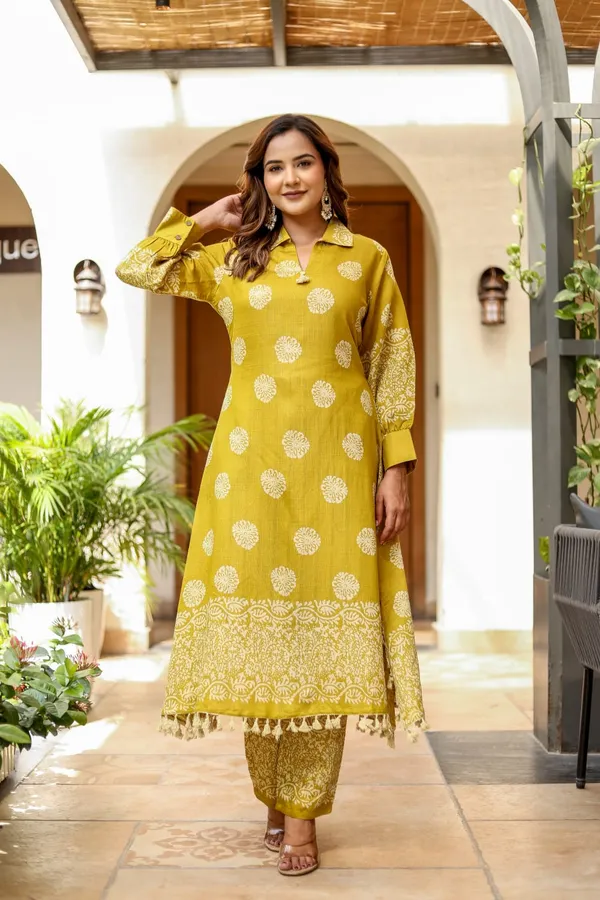 Mustard_Cotton-Silk_Straight_Floral_Printed_Kurta_Pant_Set_For_Women