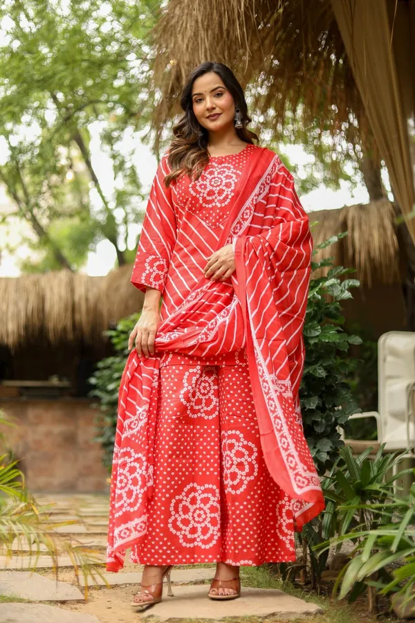 Red_Cotton-Silk_Straight_Geometric_Printed_Kurta_Set_For_Women