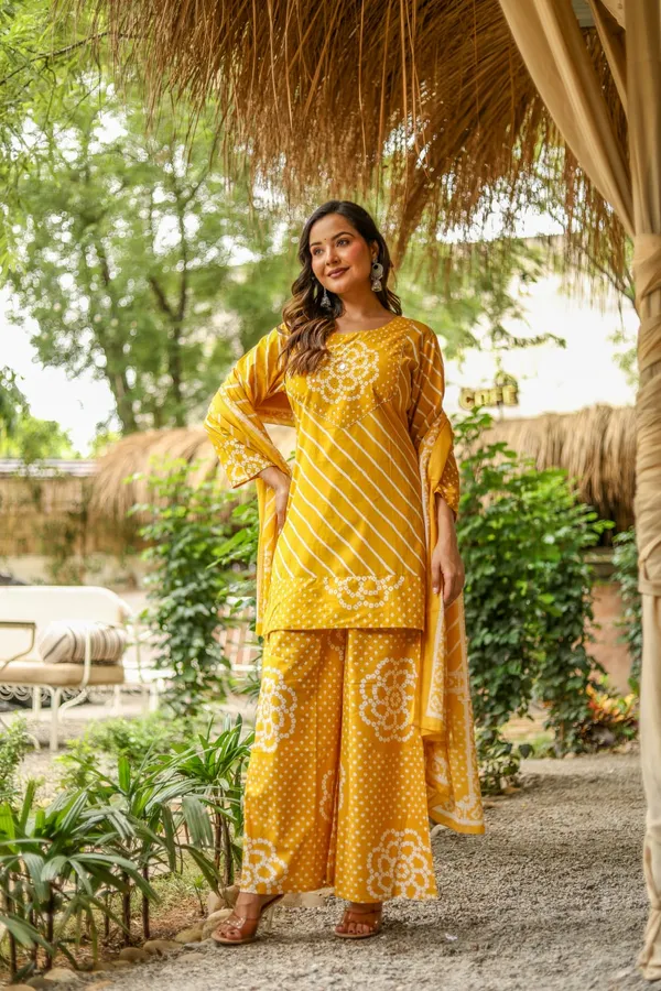 Yellow_Cotton-Silk_Straight_Floral_Printed_Kurta_Set_For_Women