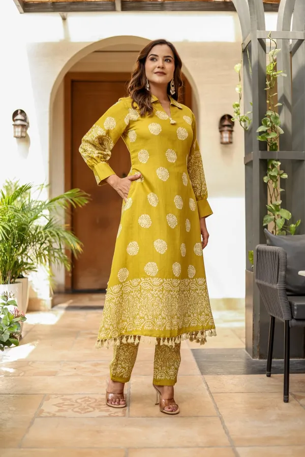 Mustard_Cotton-Silk_Straight_Floral_Printed_Kurta_Pant_Set_For_Women