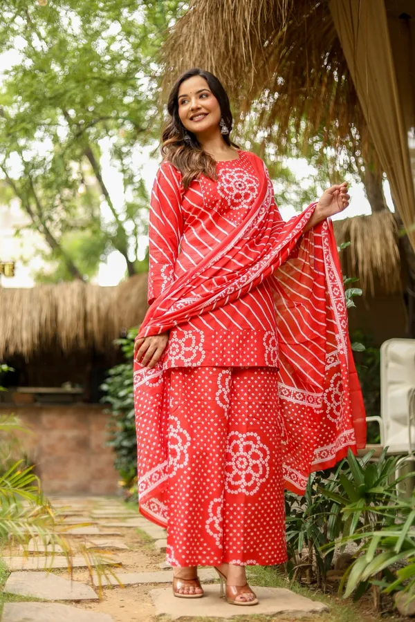 Red_Cotton-Silk_Straight_Geometric_Printed_Kurta_Set_For_Women