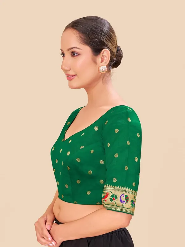 Women_Woven_Banarasi_Saree_Blouse