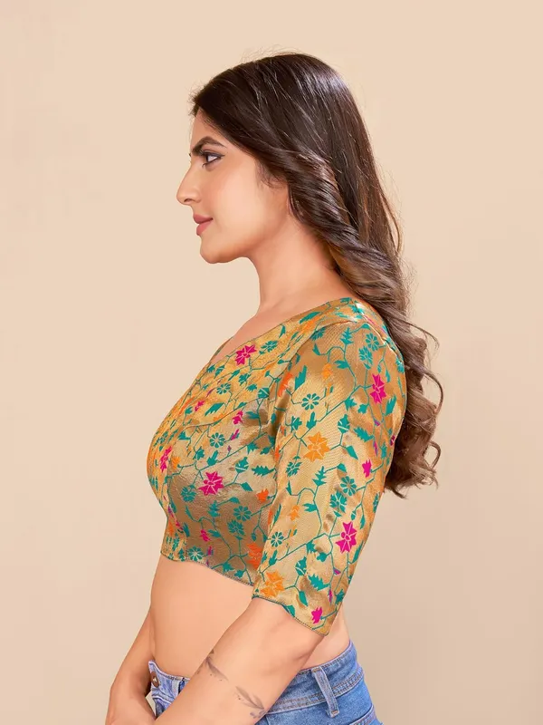 Women_Woven_Banarasi_Saree_Blouse