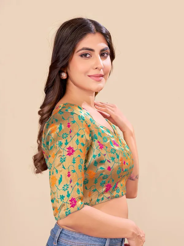Women_Woven_Banarasi_Saree_Blouse