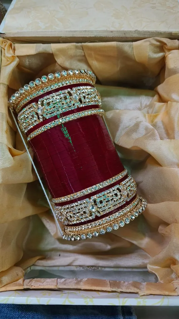 Red_Embellished_Bridal_Chooda_Bangles_for_Women