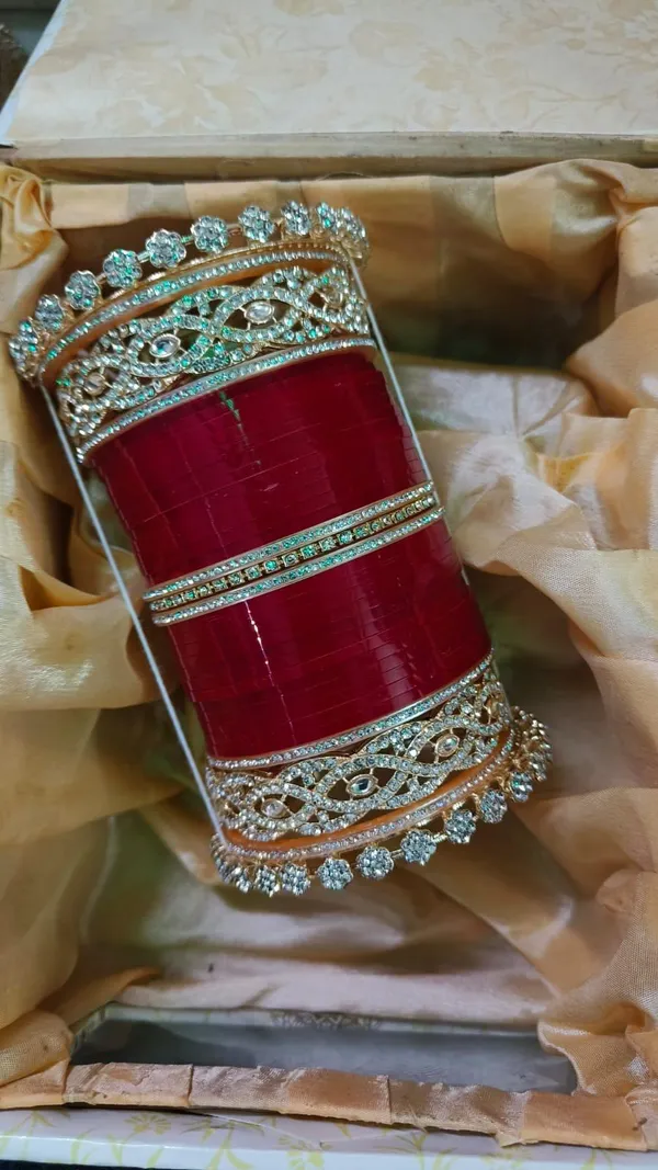 Red_Stone_Embellished_Bridal_Bangle_Set_for_Women