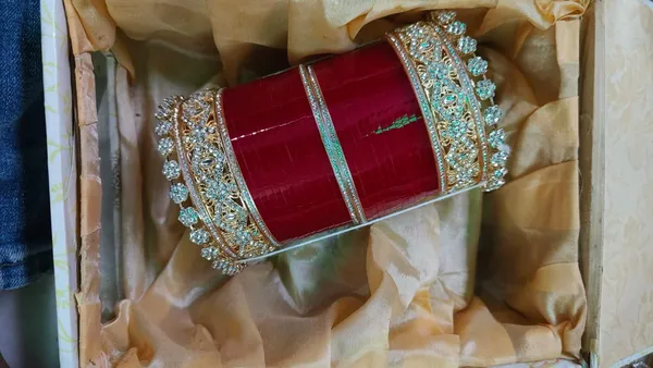 Red_Embellished_Bridal_Chooda_Bangles_for_Women